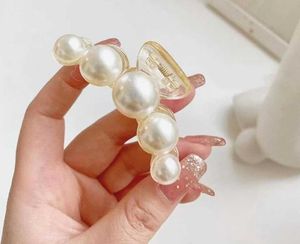 HAIR ACCESSORY