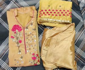 Salwar suit