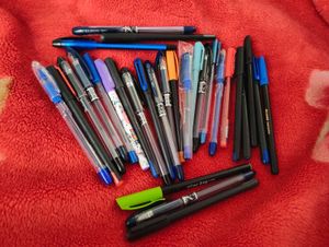 Set Of 30 Stationery Free 2 pencil