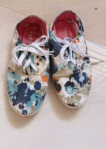 Women&#39;s Casual Shoe