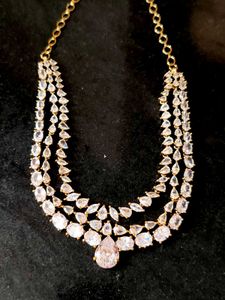 Parinika Ad Neck Set