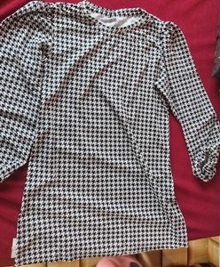 Houndstooth Print Top