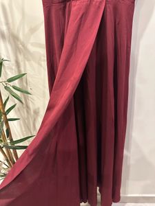 Elegant Burgundy Maxi Dress