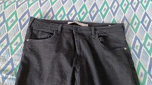 Roadster Black Straight Fit Jeans