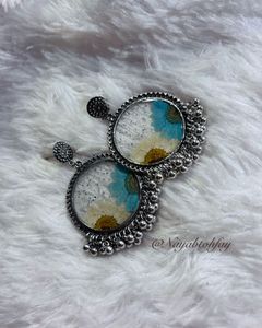 Resin Daisy 🌼Flower Earrings