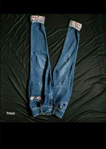 High waist Floral Embroidered Denim Jeans