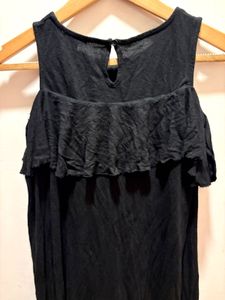AMISU Beautiful Cold Shoulder Top