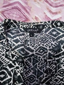 Geometric Print Sleeveless Blouse