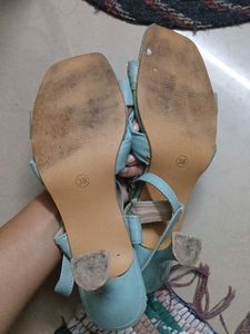 Cute Blue Knot Detail Sandals