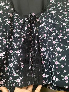 Floral Print Tie-Up Crop Top