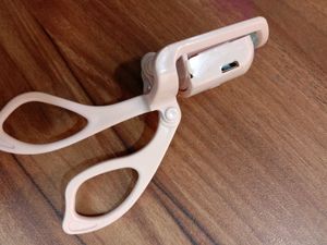 Eyelash Curler