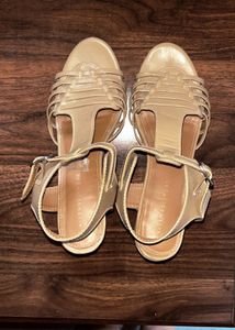 Women Beige Block Heeled Sandals