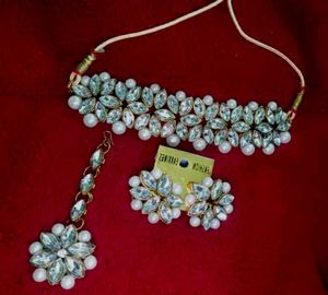 Floral Pearl Earrings
