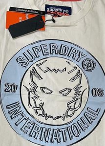 SUPERDRY ORIGINAL T SHIRT SIZE (L)FULLY NEW NOT WORE AT ALL NEW WITH TAG SUPERDRY ORIGINAL T SHIRT ANY DOUBT THEN COMMENT I WILL GIVEANSWER (100%)