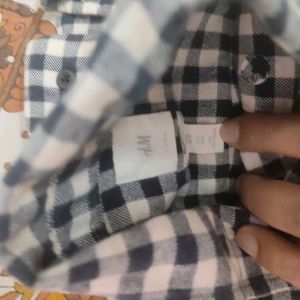 H&amp;M Shirt Size 40