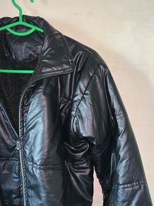 Cropped bomber jacket