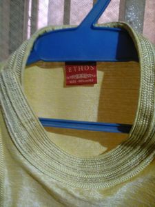 New Gents Kurta And Pyjama.Wore Only Once On Marriage.kurta size:105 Cm/42. Bottom Wearsize:38.