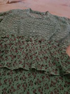 Green Floral Ruffle Beutiful Top