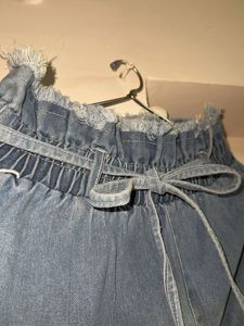 Ripped High-Waisted STREACHABLE Jeans