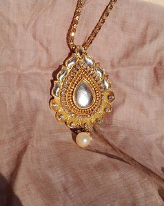 Gold-Tone Kundan Pendant Necklace