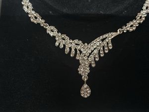 Sparkling Necklace &amp; Earrings Set