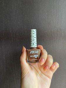 4 Nailpaints + 1 Free Lipgloss From Elf