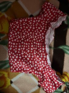 Red Floral Print Top (all three)only 💵