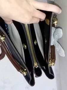 🤩Sling And Handbags Both 🤩