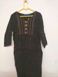 Elegant Embroidered Kurta