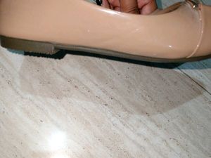 Elegant Nude Pointed-Toe Flats