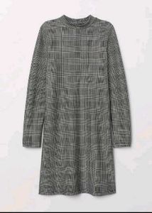 H & M Gray Plaid Long Sleeve Dress