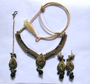 Emerald Green &amp; Gold Necklace