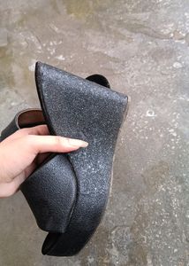 Black Wedges