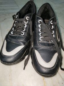 🔥🔥🔥 WEEKEND SALE🔥🔥🔥Black Shoes