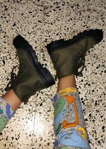 MILITARY GREEN CHELSEA BOOTS