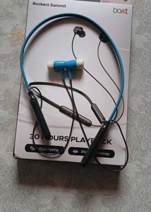 Wireless Headphones/ Earphones