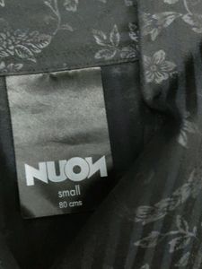 Women&#39;s Black Shirt