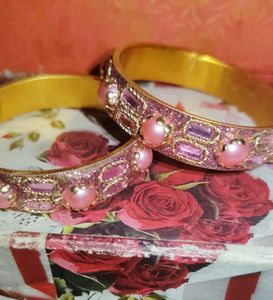 Women Kada