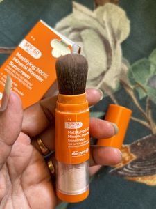 The DermaCo Mattifying 100%Mineral Powder Sunscree