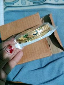 BANGLES