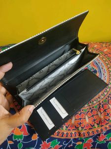 Black And White Clutch 🖤🤍