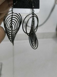 Set Of 3 Matalic And Metal Earrings