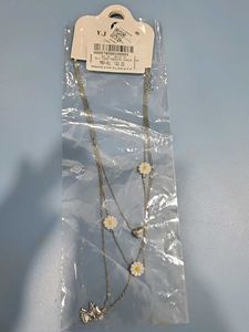 Daisy Charm Layered Necklace