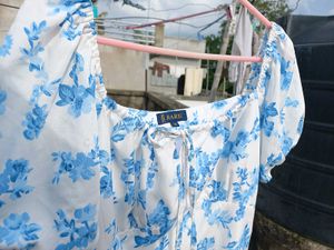 Ditsy-summary Slit Cut Pinteresty Floral Dress r