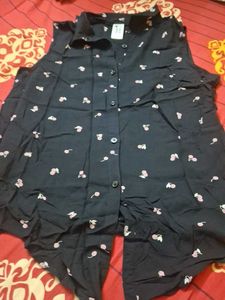 Sleeveless Shirt Top