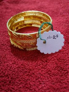 Beautiful Gold Plated 4 Bangles 2.8 Size