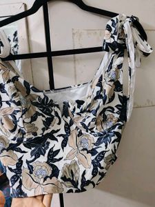 Floral Print Tie Shoulder Crop Top