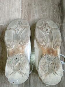 Club Factory Sports Shoes. Size: 37 Euro (Defects Are Visible In The Photos)