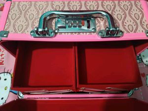 Mekeup Box
