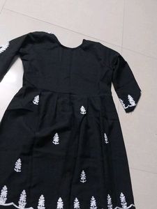 Elegant Black Embroidered Kurta